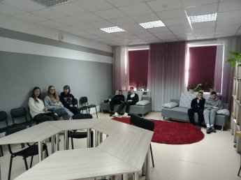 Видеопоказ в День театра