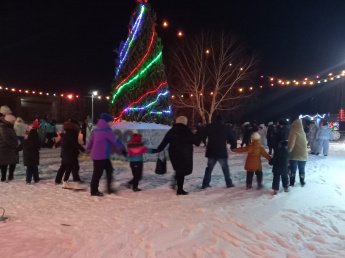 Большой новогодний хоровод