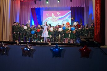 "Славим тебя, защитник Отечества"