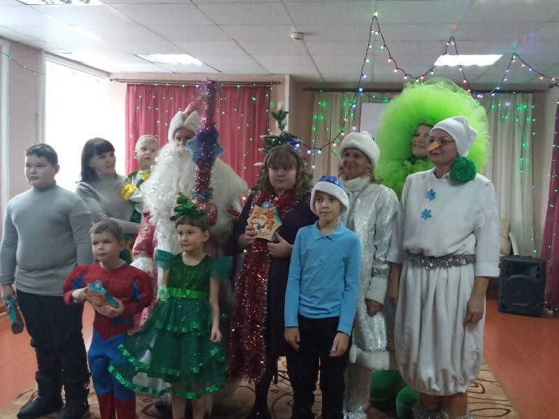 "Новый год шагает!"